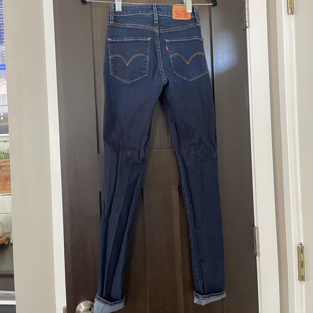 Levi High Rise Jeans